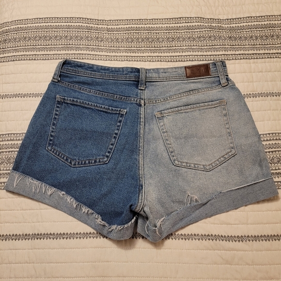 Hollister Two-tone Ultra High Rise Mom Short Size 9/29 - Picture 6 of 14